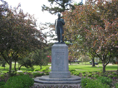 Statue of Lincoln